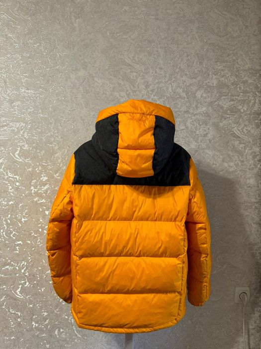 Куртка пуховик есть еще красный