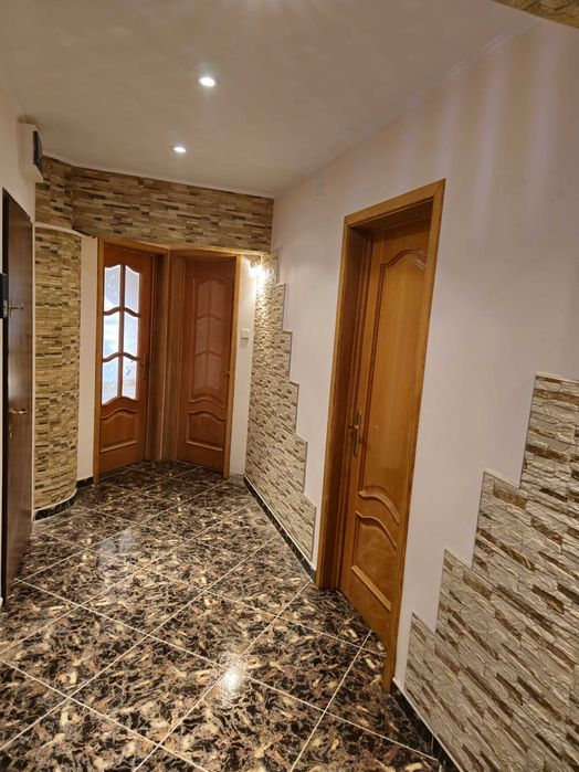 3 Camere la Piață cu parcare privată