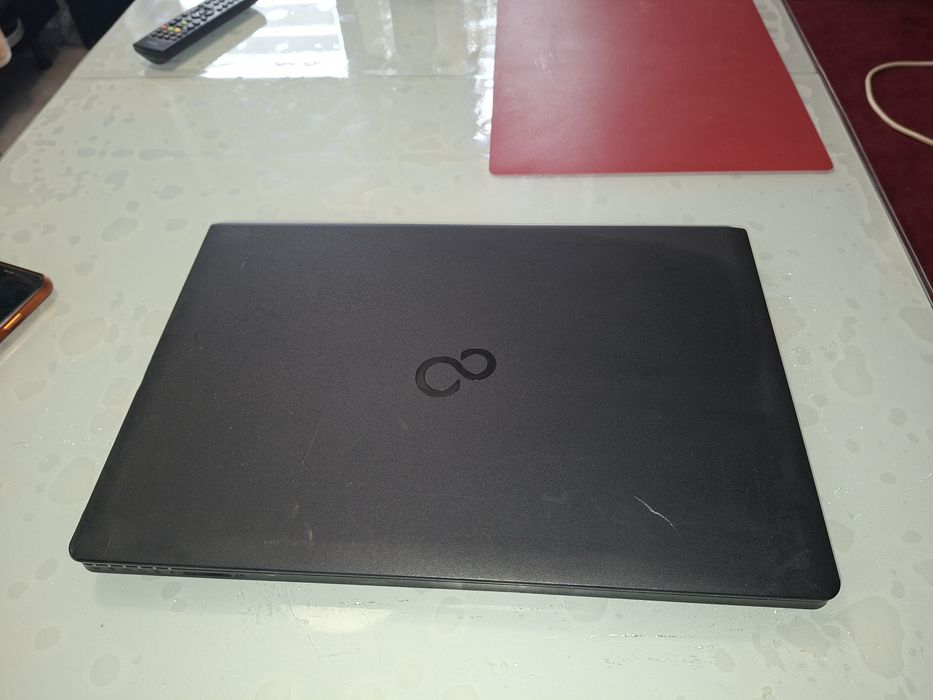 Fujitsu A357, Intel i3 gen6, 8 gb DDR4, Bluetooth, baterie ok