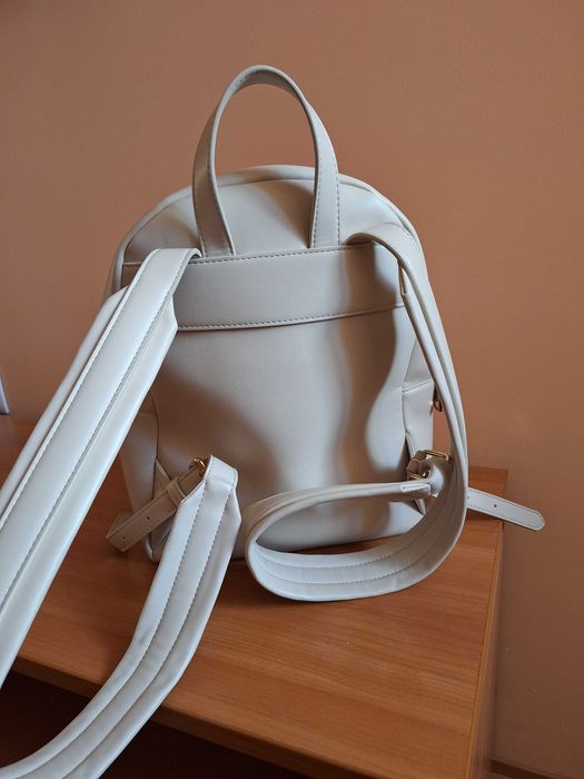 Love Moschino раница от еко кожа в цвят слонова кост