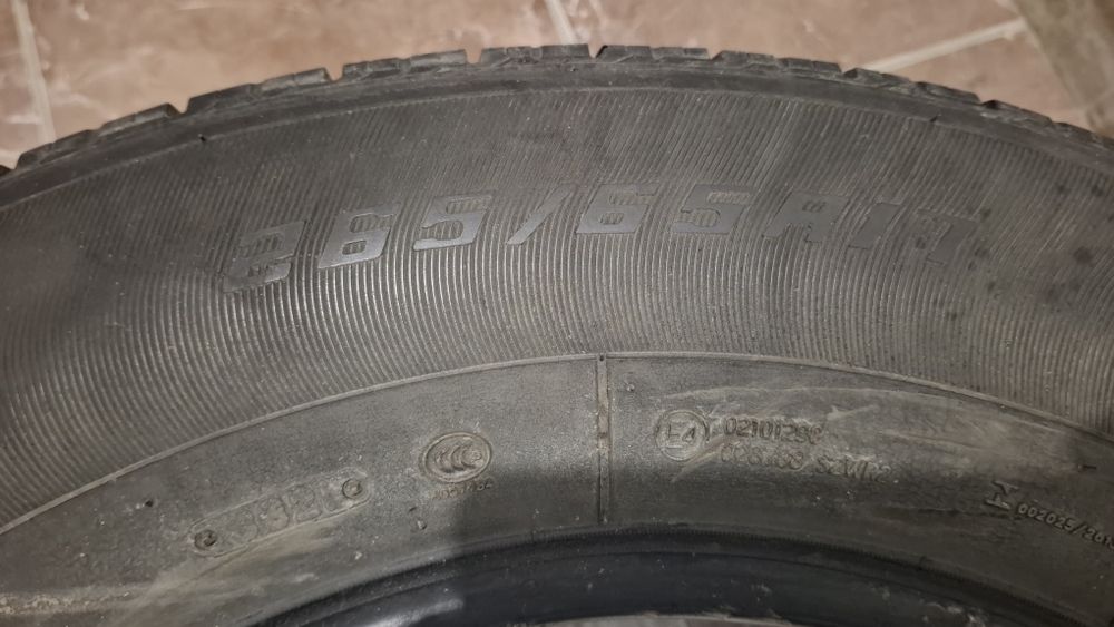 Продам летние шины на R17