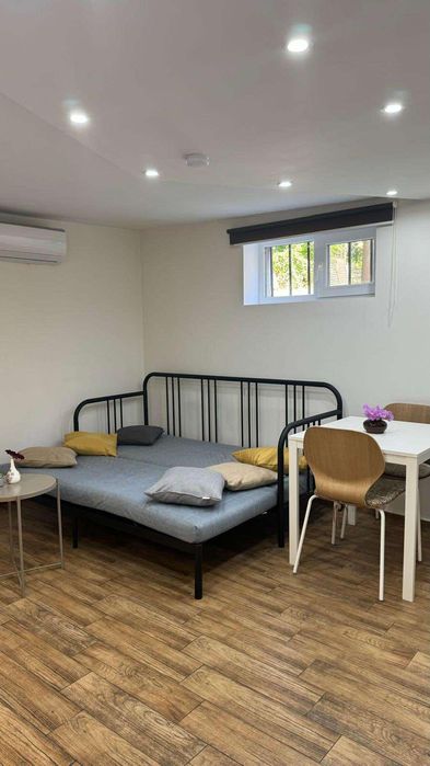 Дава се под наем Едностаен апартамент в Варна, Център - 30 кв.м за 300 € - Снимка #4