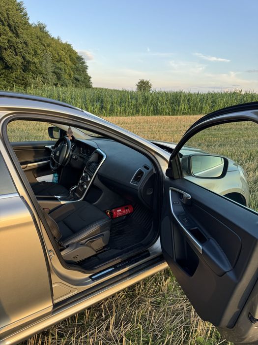 Volvo xc60 D4 2.0D 180cp