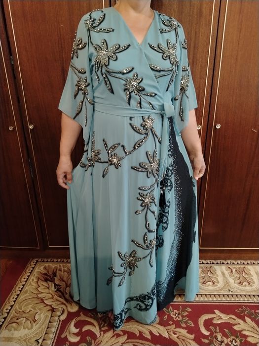 Vecerniy ko'ylak ayollar ko'ylagi