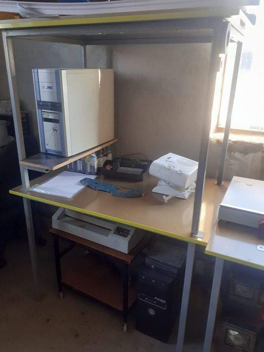 Продам столы офисные