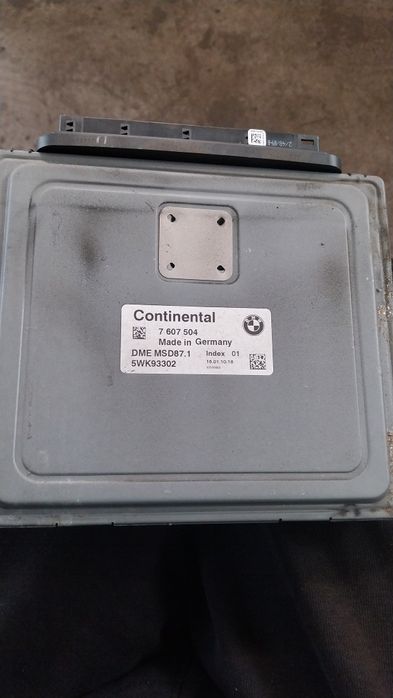 Компютър двигател БМВ/BMW F10 F11 F01 F02 N53 (директно впръскване)PETROL/Бензин Continental 7 607 504  5WK93302 MSD87.1 БМВ/BMW F10 F11 F01 F02