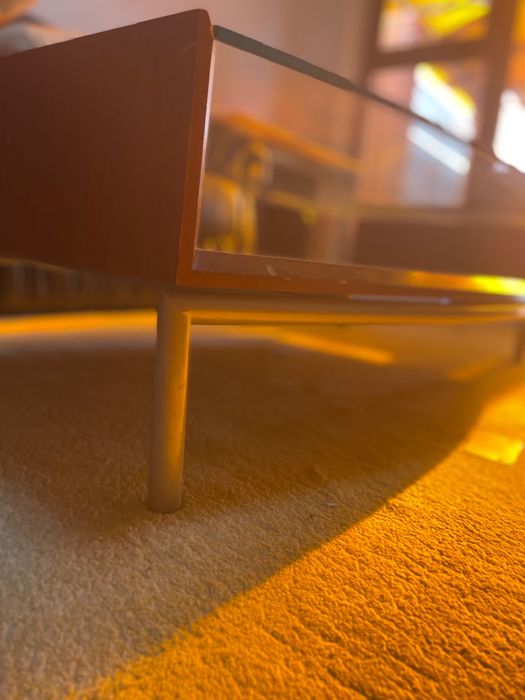 Стеклянный столик