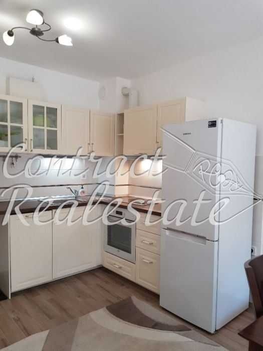 Дава се под наем Тристаен апартамент в Варна, Червен площад - 75 кв.м за 663 € - Снимка #1