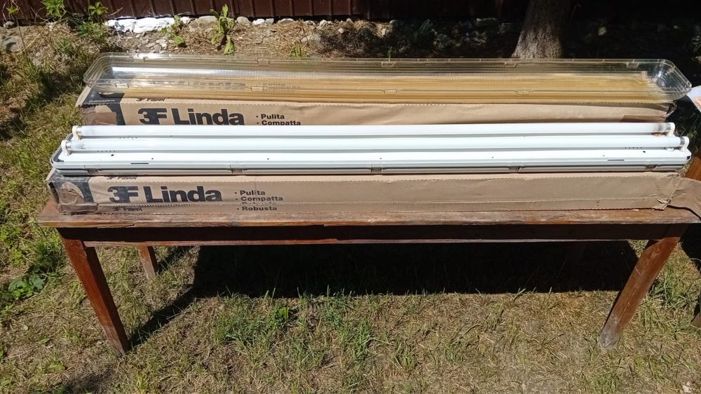 Corpuri de iluminat cu 2 tuburi neon