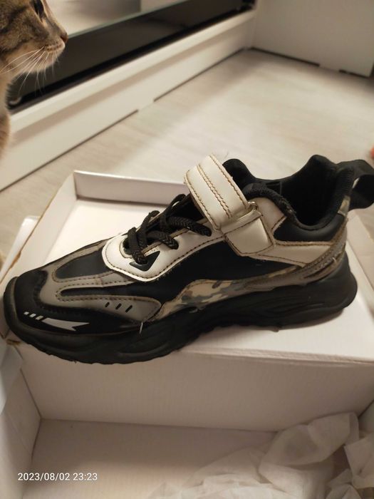 Кроссовки размер 33-34