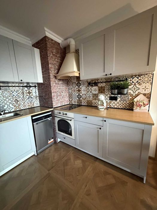 Дава се под наем Двустаен апартамент в София, Банишора - 65 кв.м за 699 € - Снимка #1