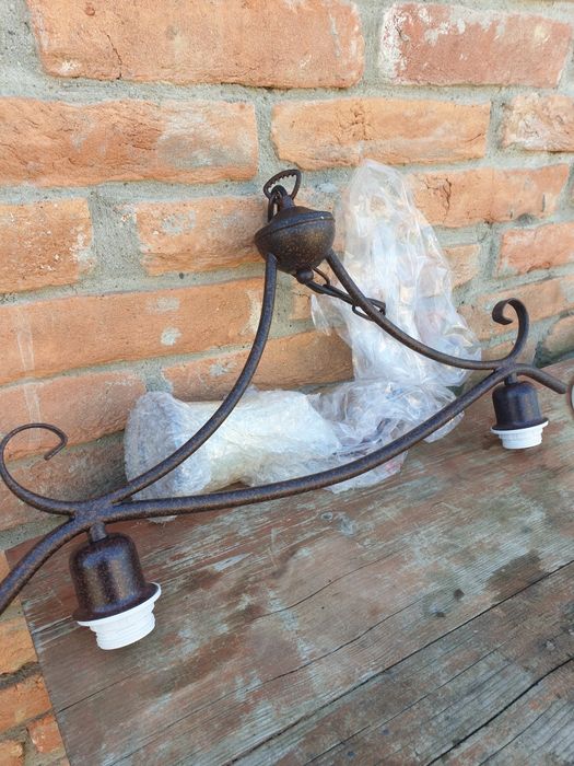 Candelabru rustic de tavan