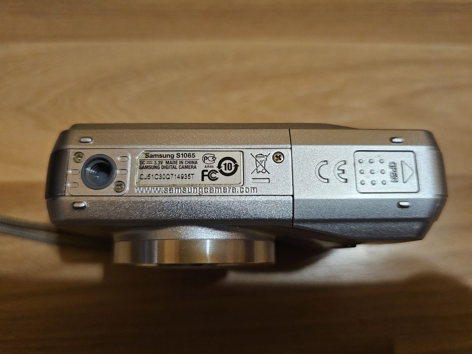 Vând Aparat Digital Samsung S1065 10.2 Megaixeli, În Stare Foarte Bună