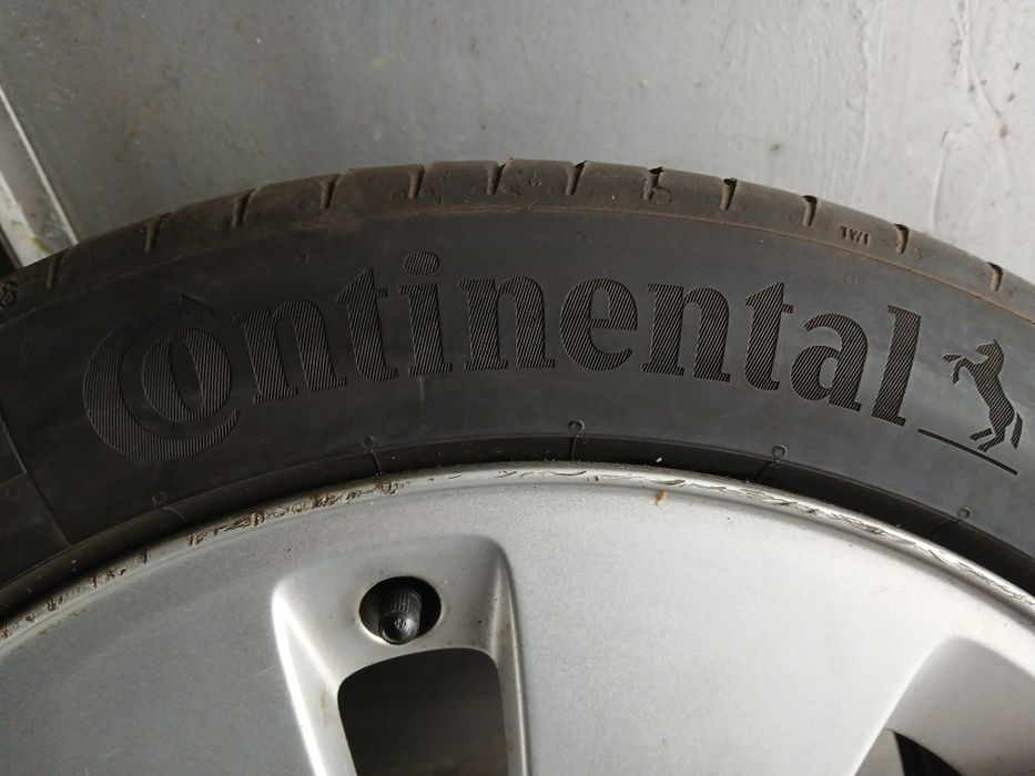 Гуми с джанти 17 цола.