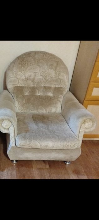 Кресло в гостинную