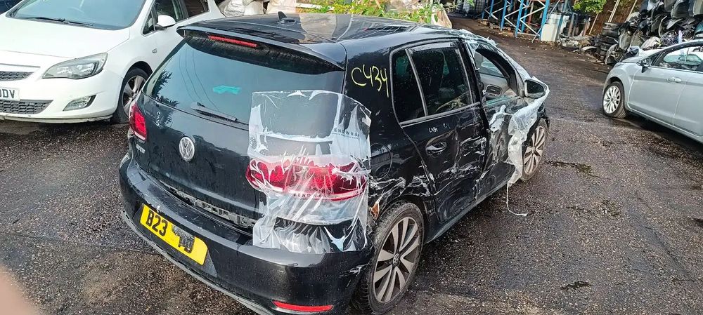 Dezmembrari / Dezmembrez VW Golf GTD 2.0 CBBB cutie viteze cutie viteze manuală KXZ cod culoare LC9X