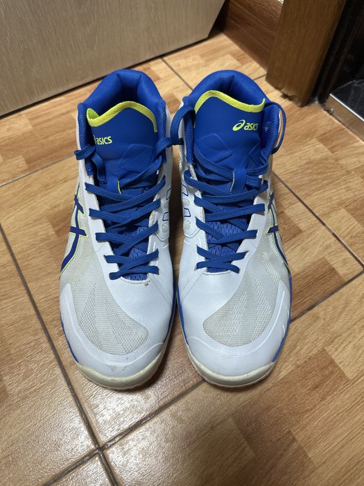 Asics кроссовки