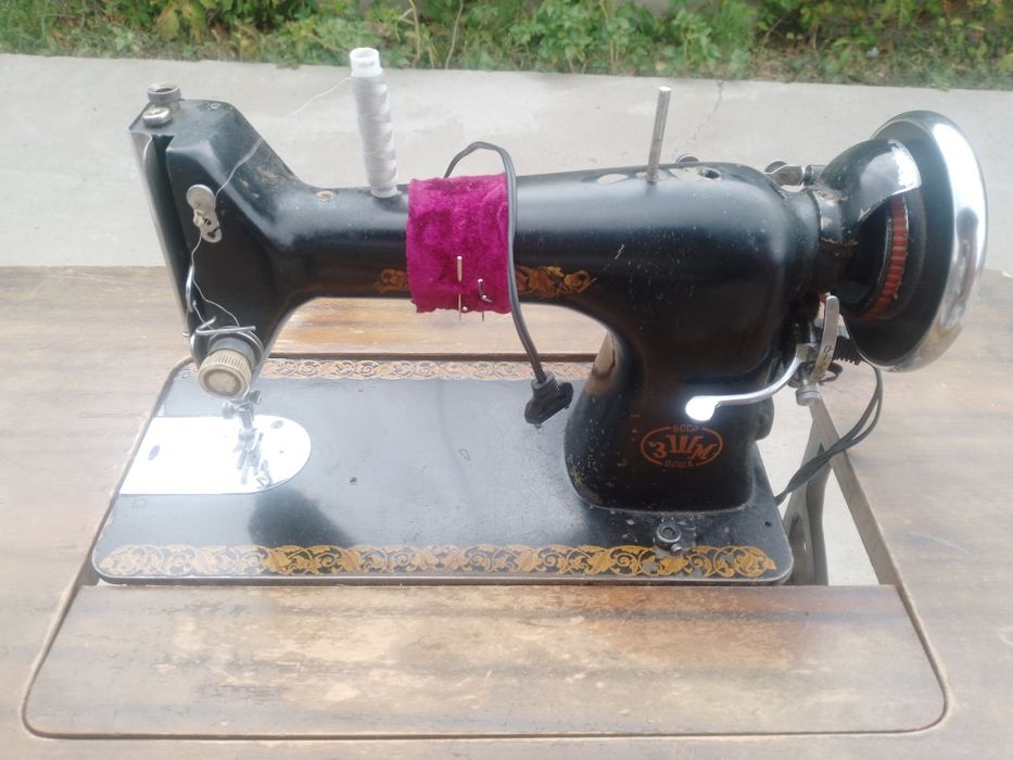 Машинка швейная с мотором