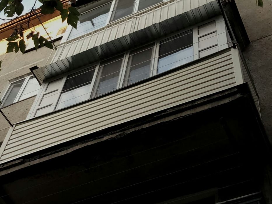 Пластиковые окна и балкон