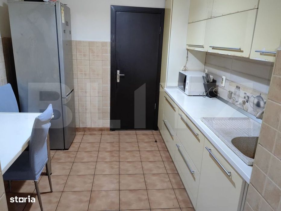 Apartament 3 camere, 80 mp, zona Podu de Piatra