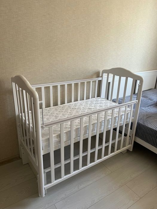 Продам детскую кроватку