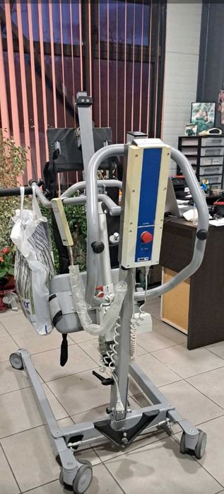 Продавам вертикализиращ лифтер Албатрос, малко употребяван