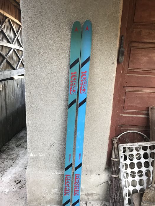 Skiuri colecție Topaz 1,80 m ,noi,nemontate legături