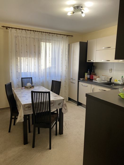 Apartament 3 camere decomandat – 89 mp utili + balcon 8 mp – Drumul Petreștiului, Sebeș