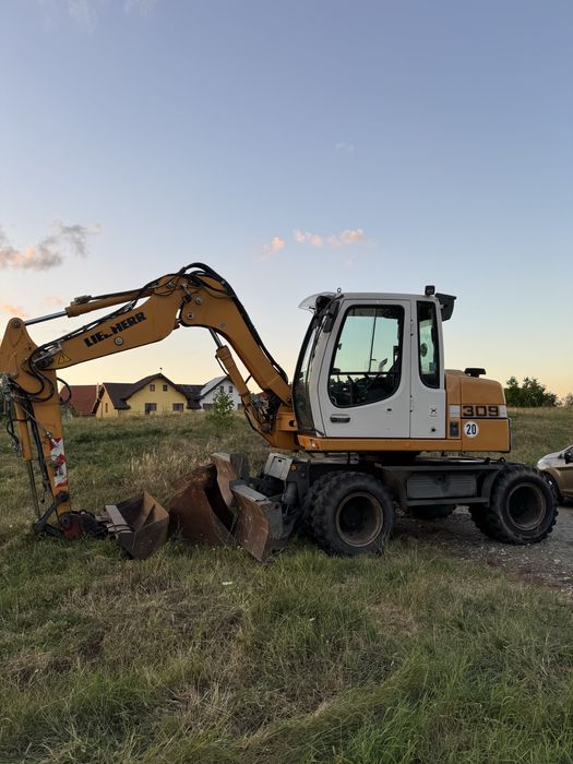 Inchiriere utilaje excavatoare/camioneta