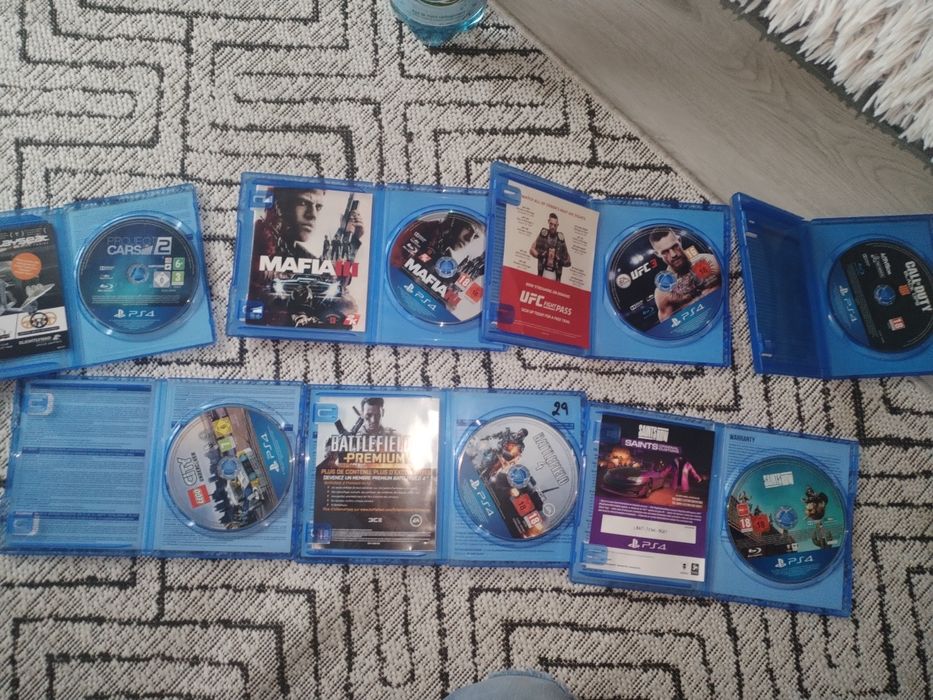 Ps4 1 Terra plus jocuri 0728494104 se vinde urgent