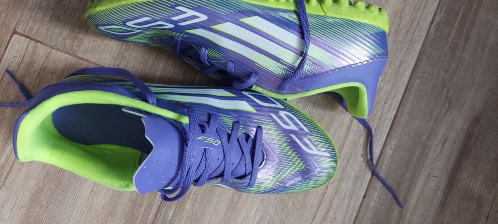 Adidas cu crampoane marimea 43