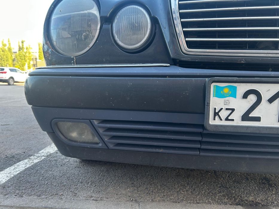 Передний бампер в сборе  Mercedes w210 до рест