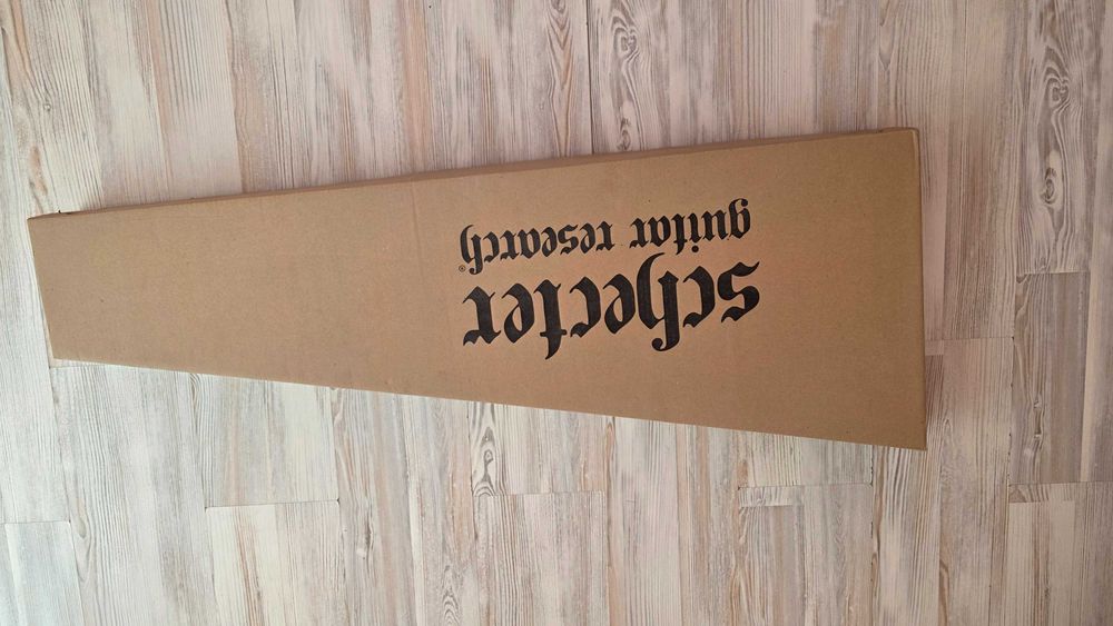 Электрогитара  SCHECTER