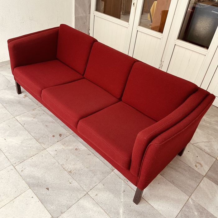 Датски триместен диван – вълнена дамаска от 70-те