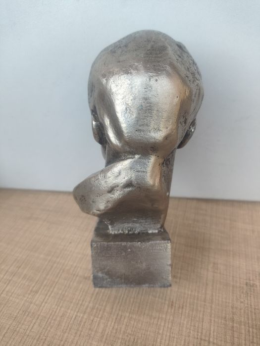 Продам бюст С.Есенина.
