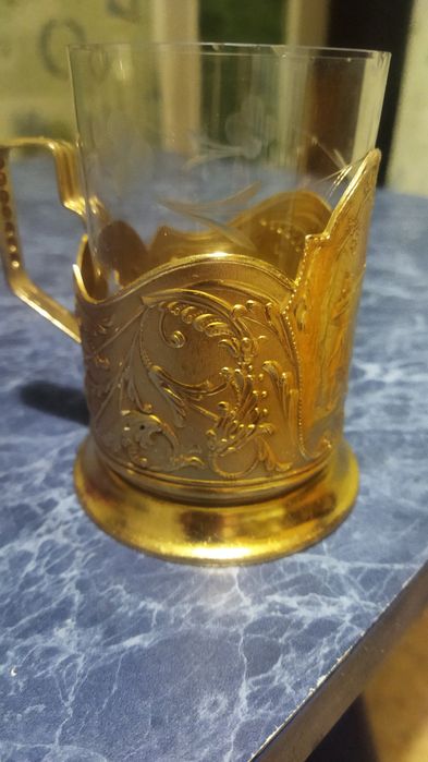 Подстаканники  с  стаканами.