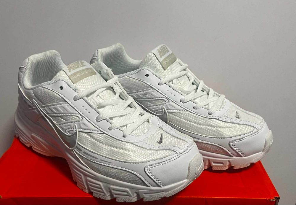 Дамски маратонки Nike