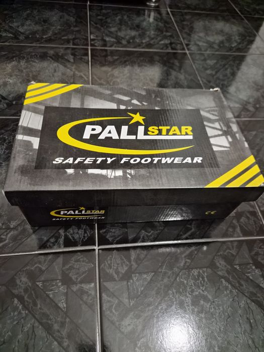 Защитни работни обувки