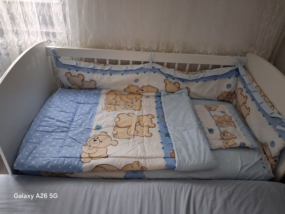 Patuț de lemn+saltea+accesorii