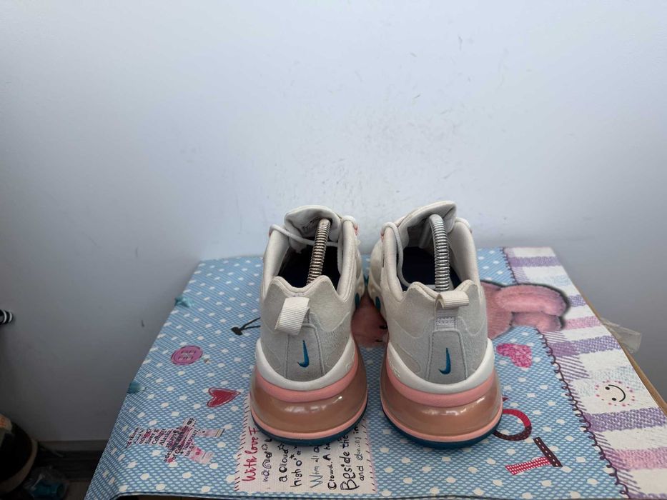 Nike  Air Max 270 React ''оригинални маратонки 39 номер