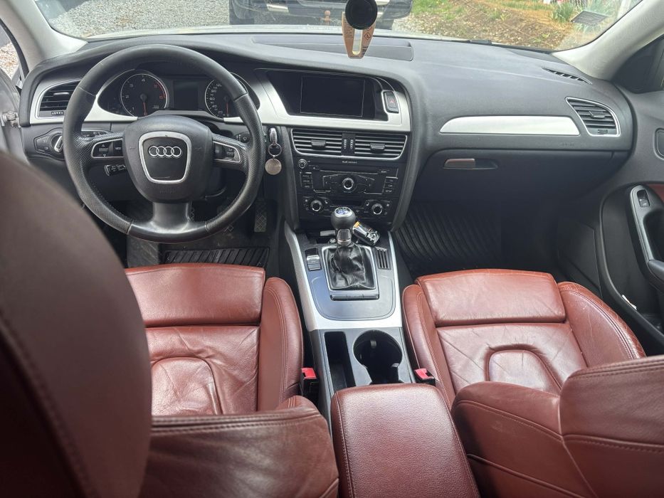 Vând  Audi a 4 b8