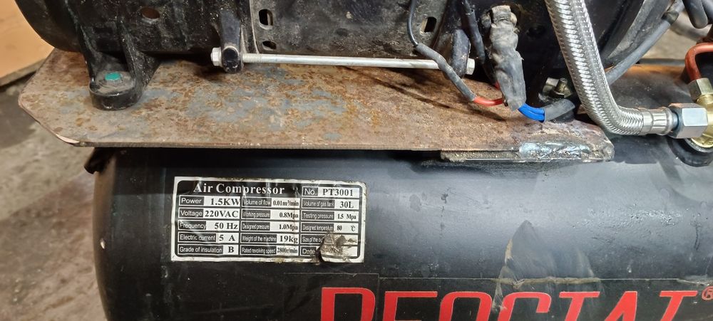 Компрессор 3 Hp 30 литров 8 bar