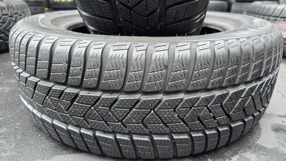 2 anvelope iarnă Pirelli 225/55/17 - 7 mm