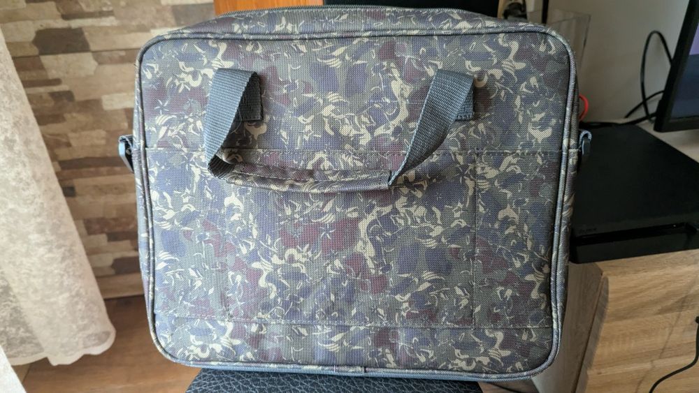 Чанта  на  PUMA.  .