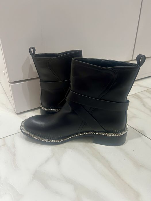 Продам/обменяю полусапожки givenchny новые