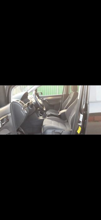 VOLKSWAGEN Touran 2004 — imagine 3