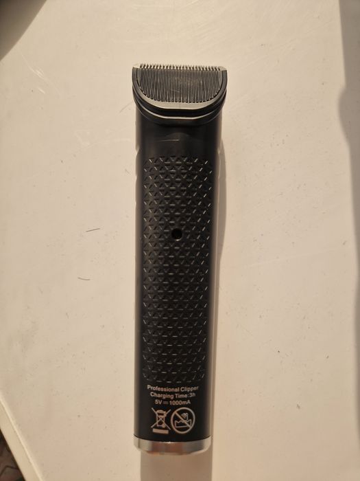 Продам машинку для стрижки волос