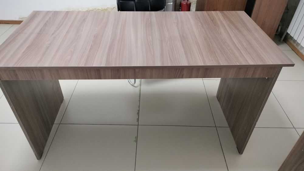 Рабочий стол с тумбой