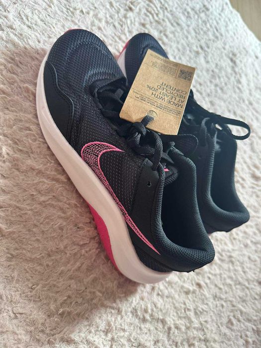 Дамски маратонки, Nike!