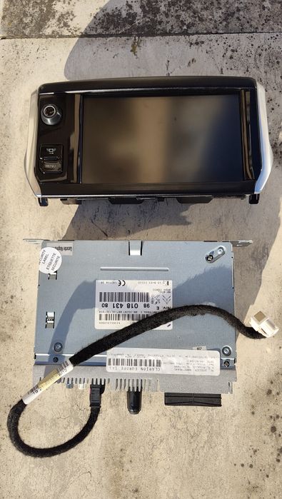 SMEG -Оригинална мултимедия с навигационен модул за Peugeot 208